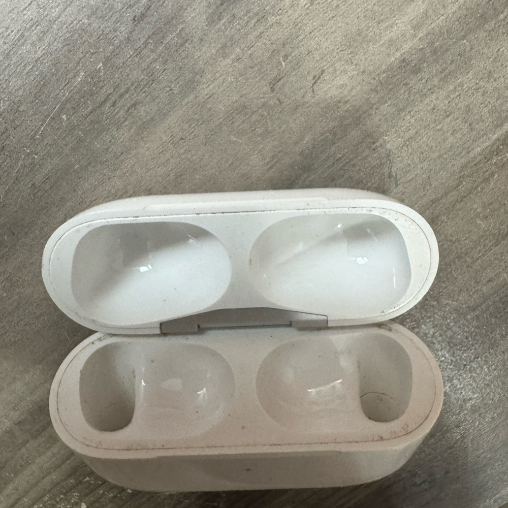 Apple AirPods Pro - Picture 4 of 9